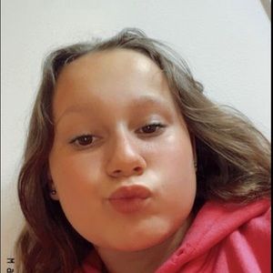 Meet your Posher, 𝗕𝗲𝗹𝗹𝗮